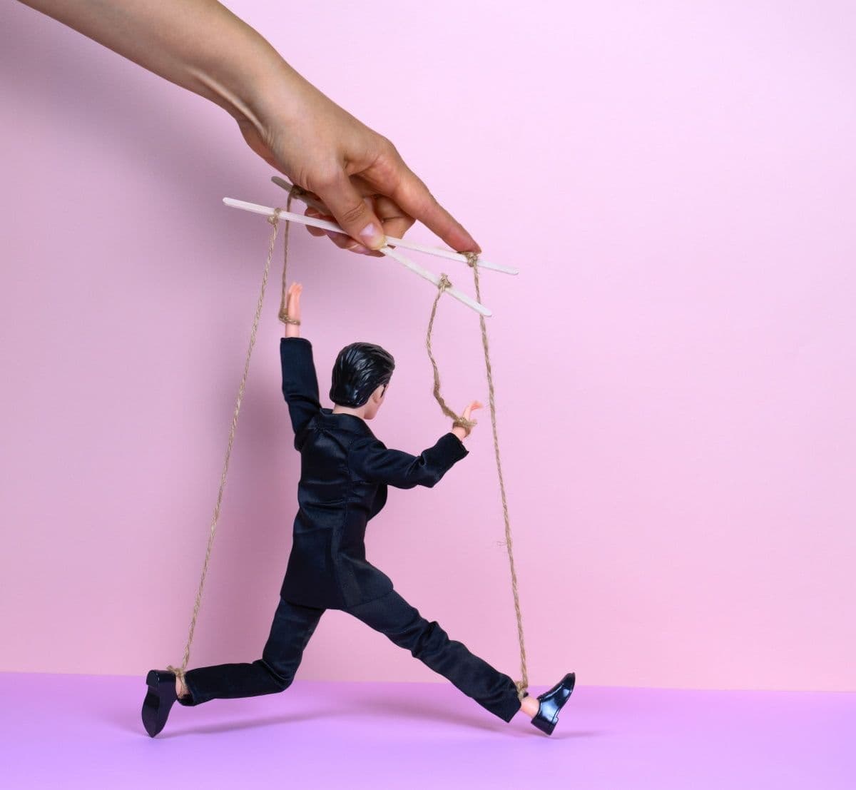 Application Profiles in an Android  Enterprise Mobility Management (EMM) Environment with Flutter